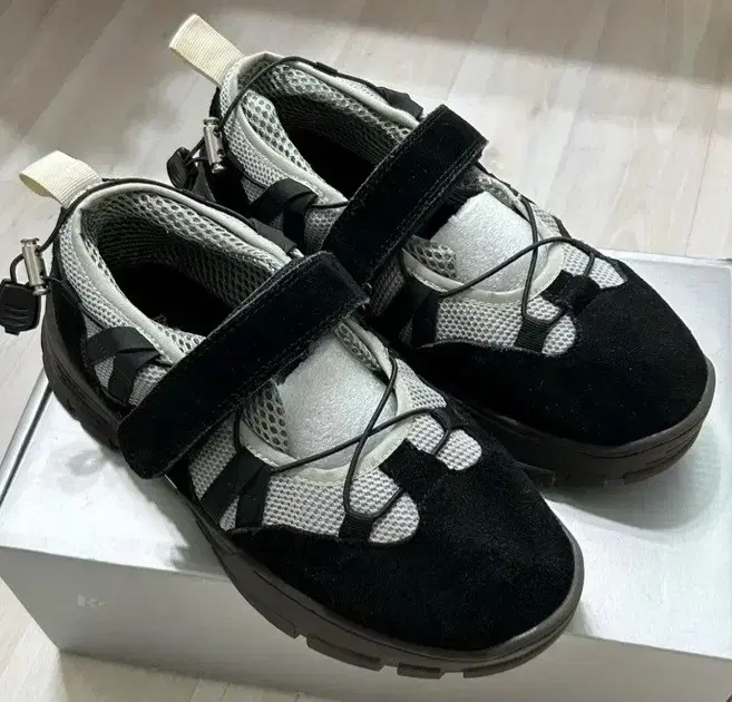 Rockfish Weatherwear Glowny Collaboration Brinn Velcro Sneakers